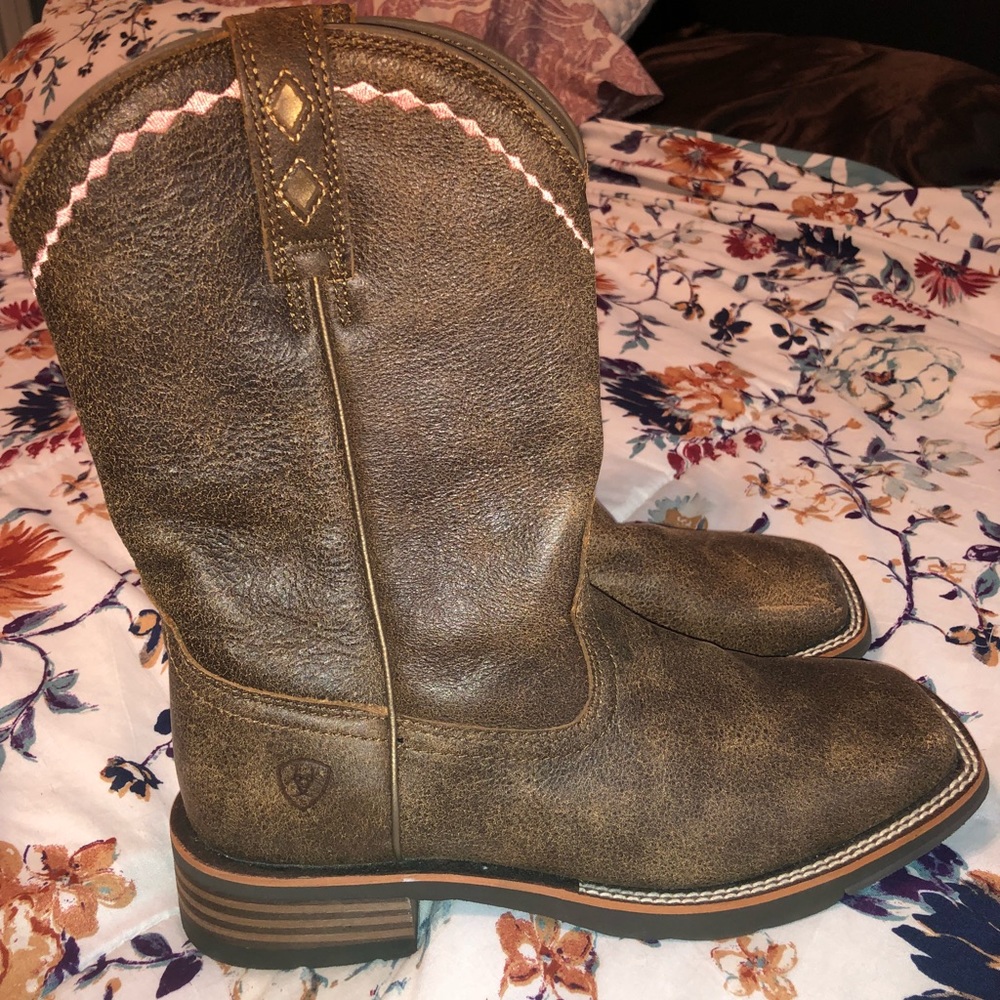 Ariat cowboy boots